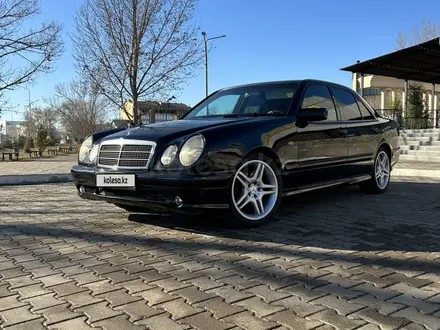 Mercedes-Benz E 200 1999 года за 3 100 000 тг. в Уральск