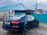 Volkswagen Jetta 2013 года за 3 000 000 тг. в Актобе – фото 3