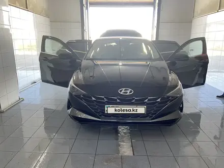 Hyundai Elantra 2022 года за 13 200 000 тг. в Актау
