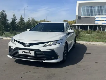 Toyota Camry 2022 года за 18 000 000 тг. в Павлодар – фото 2
