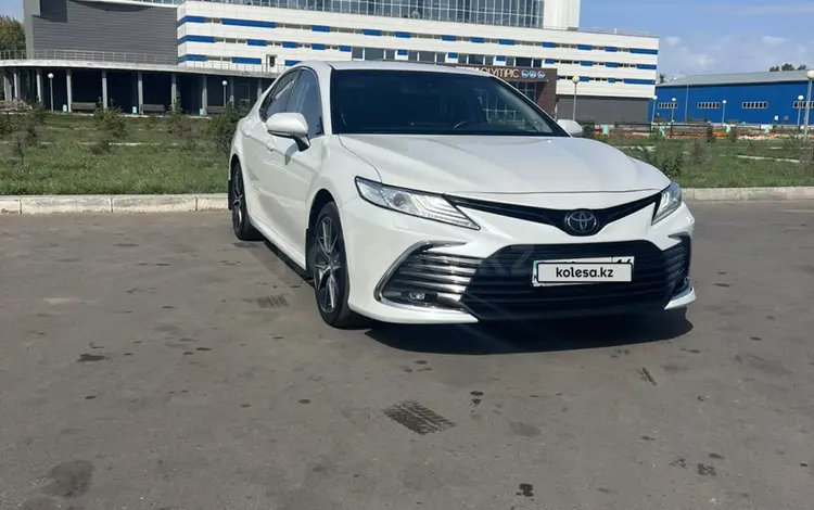 Toyota Camry 2022 года за 17 000 000 тг. в Павлодар