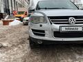 Volkswagen Touareg 2008 года за 5 400 000 тг. в Астана – фото 9