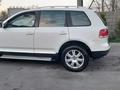 Volkswagen Touareg 2005 года за 4 150 000 тг. в Алматы – фото 19