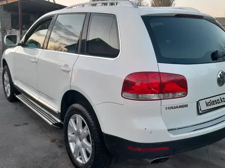 Volkswagen Touareg 2005 года за 4 150 000 тг. в Алматы – фото 21