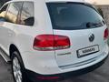 Volkswagen Touareg 2005 года за 4 150 000 тг. в Алматы – фото 22