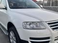 Volkswagen Touareg 2005 года за 4 150 000 тг. в Алматы – фото 7