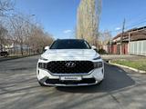 Hyundai Santa Fe 2021 года за 18 200 000 тг. в Алматы