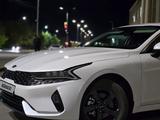 Kia K5 2021 года за 12 000 000 тг. в Жезказган – фото 2