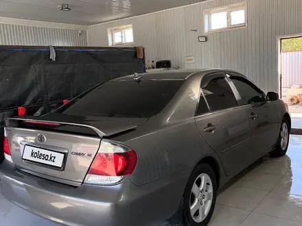 Toyota Camry 2004 года за 5 200 000 тг. в Атырау – фото 4