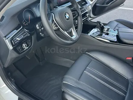BMW 520 2019 года за 16 700 000 тг. в Алматы – фото 13