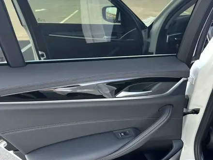 BMW 520 2019 года за 16 700 000 тг. в Алматы – фото 14