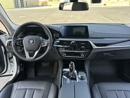 BMW 520 2019 года за 16 700 000 тг. в Алматы – фото 18