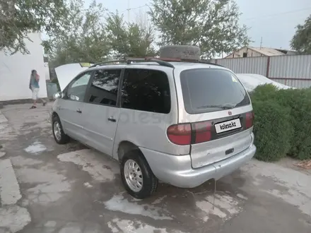 Volkswagen Sharan 1997 года за 2 000 000 тг. в Жосалы – фото 11