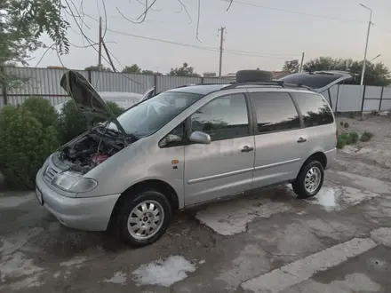 Volkswagen Sharan 1997 года за 2 000 000 тг. в Жосалы – фото 9