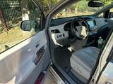 Toyota Sienna 2013 года за 8 800 000 тг. в Уральск – фото 5