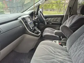 Toyota Alphard, 2005