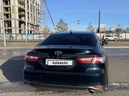 Toyota Camry 2019 года за 14 500 000 тг. в Астана – фото 9