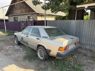 Mercedes-Benz 190