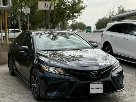 Toyota Camry 2019 года за 10 500 000 тг. в Шымкент