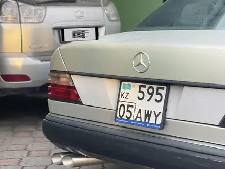 Mercedes-Benz E 220 1993 года за 1 700 000 тг. в Алматы – фото 10