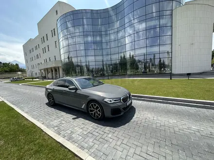BMW 530 2022 года за 32 500 000 тг. в Алматы – фото 5