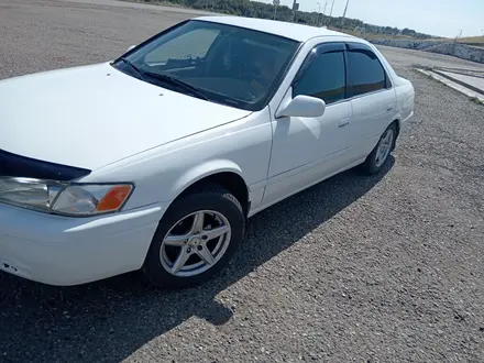 Toyota Camry 1998 года за 4 000 000 тг. в Усть-Каменогорск – фото 3