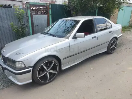 BMW 320 1993 года за 1 800 000 тг. в Экибастуз – фото 2