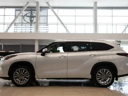 Toyota Highlander Luxe 2024 года за 39 050 000 тг. в Алматы – фото 4