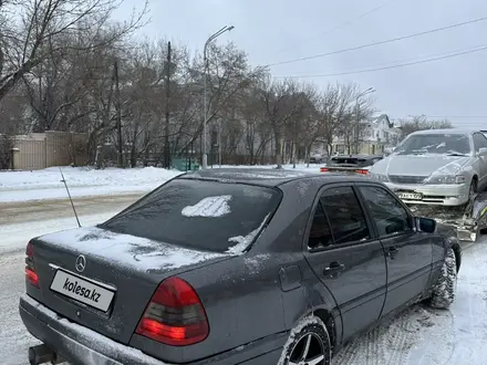 Mercedes-Benz C 200 1995 года за 2 350 000 тг. в Караганда – фото 4