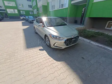 Hyundai Elantra 2017 года за 5 000 000 тг. в Уральск – фото 2