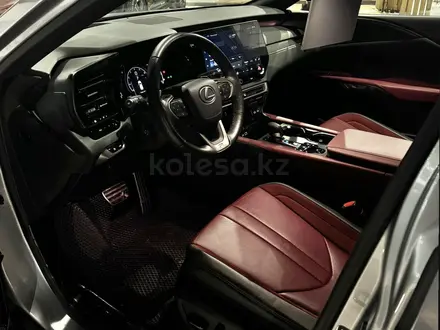 Lexus RX 350 2023 года за 41 500 000 тг. в Петропавловск – фото 7