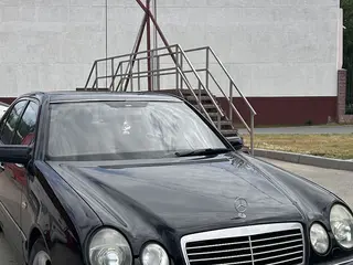 Mercedes-Benz E 320