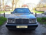 Mercedes-Benz E 230 1992 года за 2 350 000 тг. в Шымкент