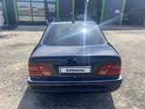 Mercedes-Benz E 320 1998 года за 2 500 000 тг. в Астана – фото 5