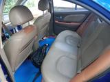 Hyundai Sonata 2000 года за 1 600 000 тг. в Актобе – фото 5