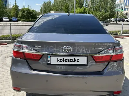 Toyota Camry 2017 года за 10 500 000 тг. в Актобе – фото 6