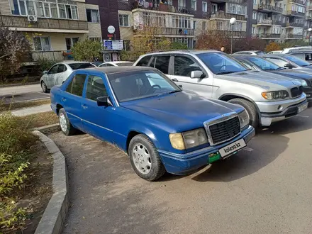 Mercedes-Benz E 230 1990 года за 950 000 тг. в Алматы