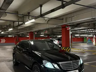 Mercedes-Benz E 200
