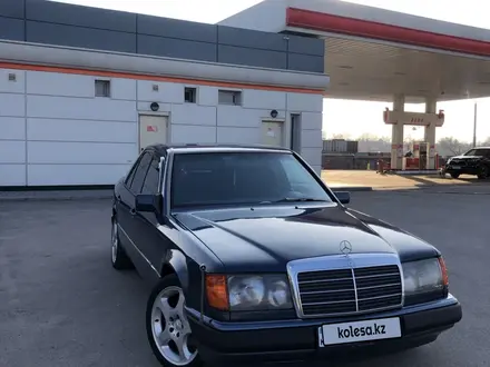Mercedes-Benz E 220 1991 года за 2 850 000 тг. в Алматы – фото 12