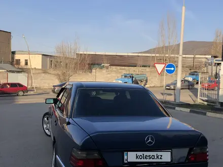 Mercedes-Benz E 220 1991 года за 2 850 000 тг. в Алматы – фото 7