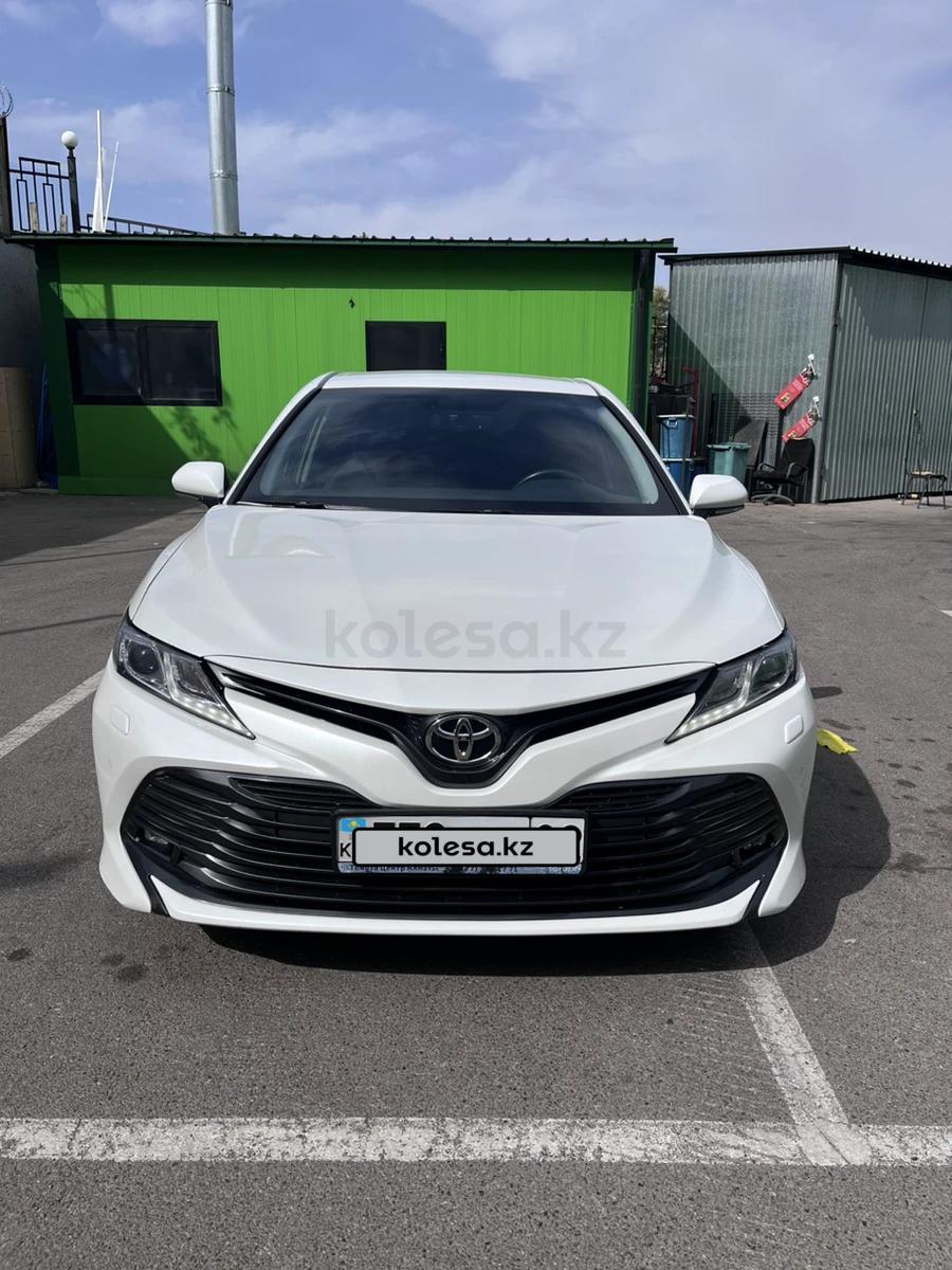 Toyota Camry 2019 г.