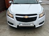 Chevrolet Cruze 2012 года за 3 200 000 тг. в Атырау – фото 2