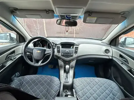 Chevrolet Cruze 2012 года за 3 600 000 тг. в Атырау – фото 7