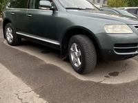 Volkswagen Touareg 2006 года за 6 000 000 тг. в Астана