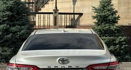 Toyota Camry 2020 года за 15 600 000 тг. в Шымкент – фото 3
