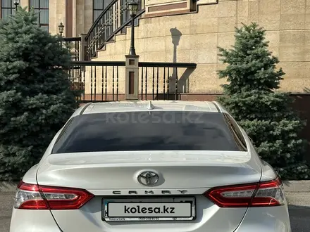 Toyota Camry 2020 года за 15 600 000 тг. в Шымкент – фото 3