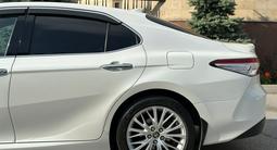 Toyota Camry 2020 года за 15 600 000 тг. в Шымкент – фото 5