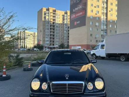 Mercedes-Benz E 320 1997 года за 3 500 000 тг. в Астана – фото 2