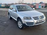 Volkswagen Touareg 2006 года за 6 300 000 тг. в Усть-Каменогорск – фото 2