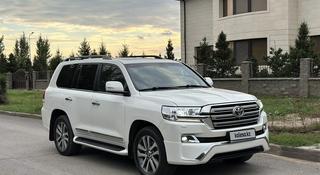 Toyota Land Cruiser 2017 года за 31 800 000 тг. в Астана